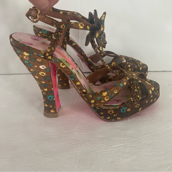 Y2K Betsey Johnson Braided floral t strap heel Size 5 - Picture 5 of 9